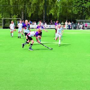 Scholenhockeytoernooi 2025 van Sportbedrijf Almelo en MHC Almelo groot succes!