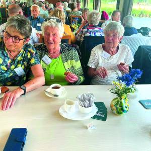 Gasten Zonnebloem regio Almelo e.o. genieten van boottocht