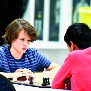 Almelose Jeugdschaakacademie doet gooi naar Guinness-record non-stop schaken