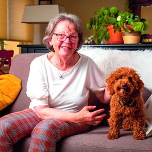 Een oppashond voor senioren: gezellig èn gezond <br />Stichting OOPOEH zoekt senioren en honden in Almelo