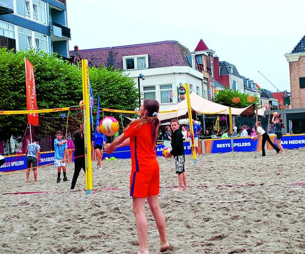 Almelo weer in het teken van beachvolleybal