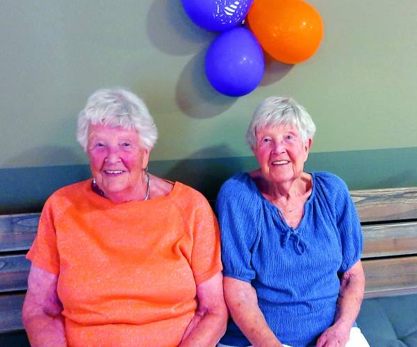 Tweeling samen 180 jaar