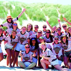 Beach rugby Ameland de kers op taart voor de Big Bulls