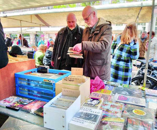 Weer een grootse en gezellige boekenmarkt op Hemelvaartsdag