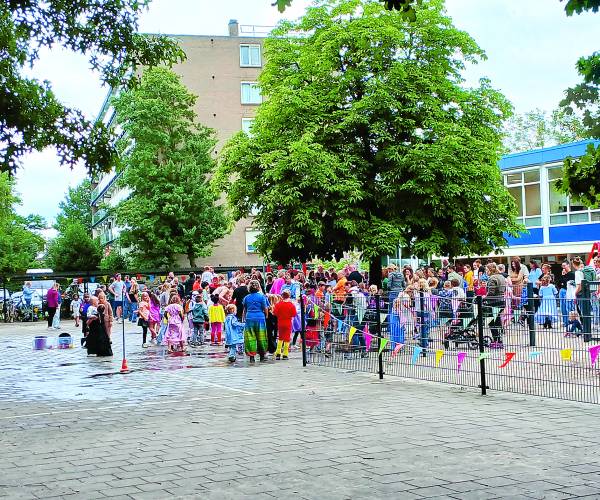 Waterkastie als afscheid van de Montessorischool