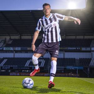 Heracles Almelo lanceert thuistenue voor seizoen 2025-2026