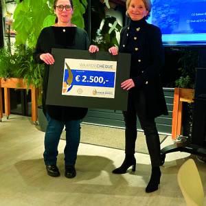 Serviceclub Inner Wheel Ambt Almelo schenkt  € 2500 aan ‘Stichting de Eethoek’