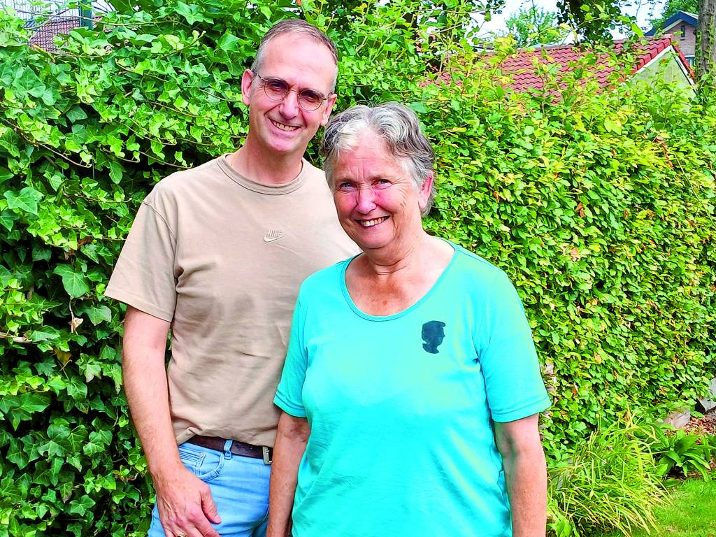 Erwin Abbink en Janny Stegink zijn belangrijke schakels binnen de Almelose Wandel Kring.